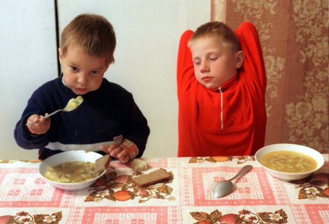 How Life In Russia Looked Like During The Decade After Soviet Union’s Fall