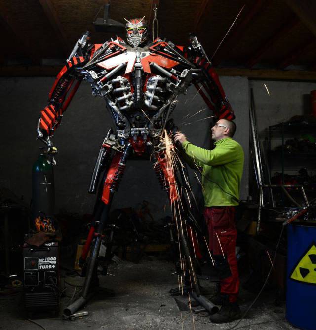 Scrap Metal Comes To Life In This Artist’s Hands!