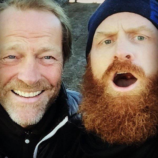 “Game Of Thrones” Actors Are Actually Very Good Friends Behind The Camera!