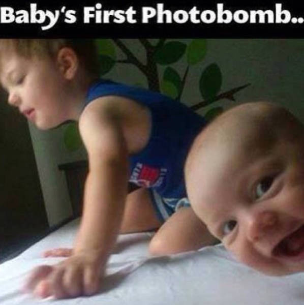 Babies Start Photobombing Straight From The Cradle!