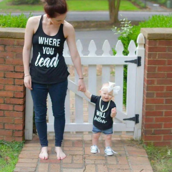 T-Shirt Pairs Show The Cutest Connection Between People