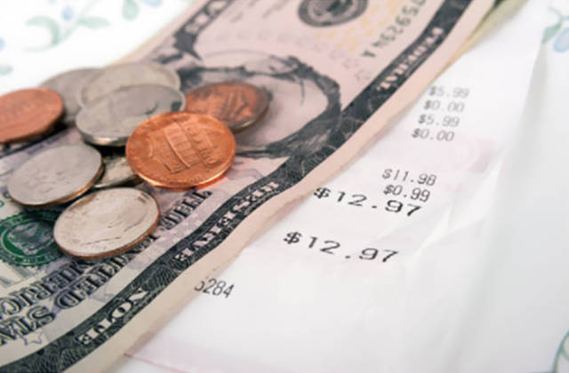 This Waiter Was Disappointed After Getting A Tip Of Only $3,28 From A Group Of Teens, But Not For Long…