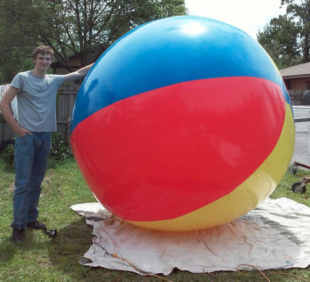 This Beach Ball Amazon Review Is More Epic Than A Hollywood Blockbuster