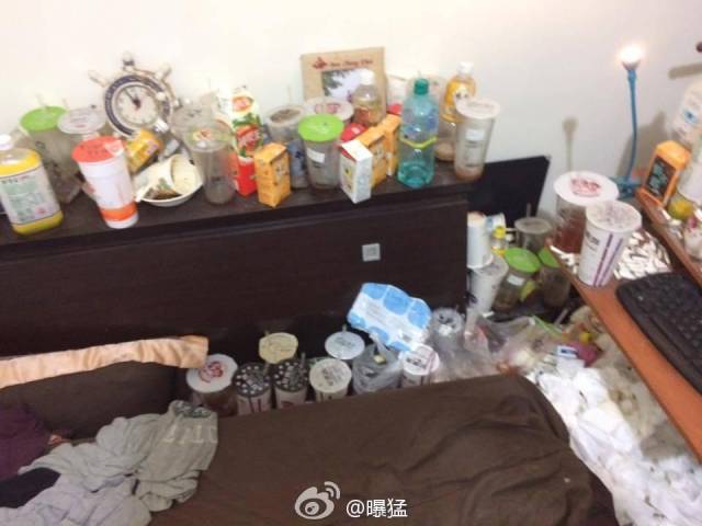 Looks Like Chinese Students Don’t Have Time For Cleaning