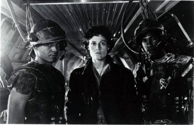 Behind-The-Scenes Photos From The Set Of “Aliens”