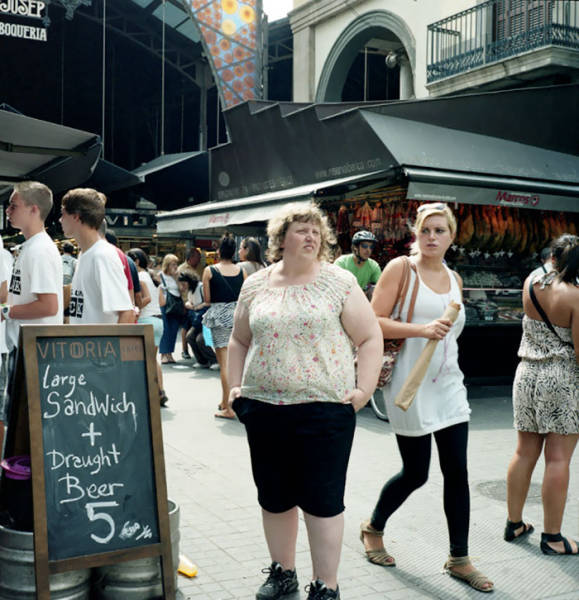 Woman Decided To Conduct A Social Experiment To See How Others Look At Overweight People
