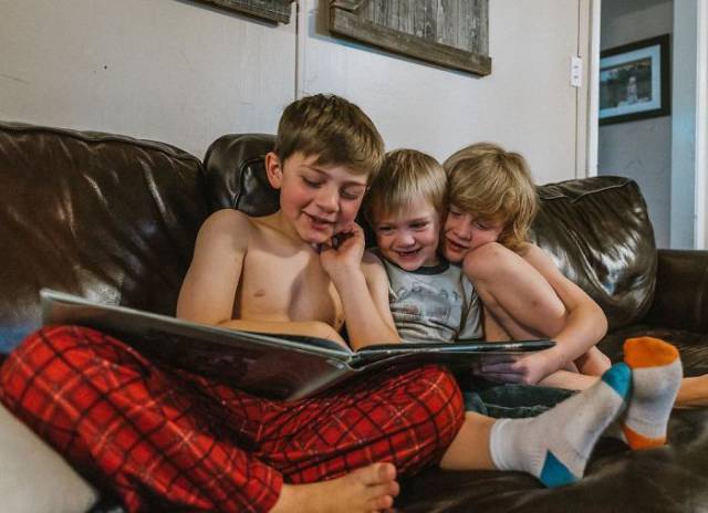 Mom Tries To Take Photos Of Each Aspect Of Her Boys Growing Up, And It’s Exciting