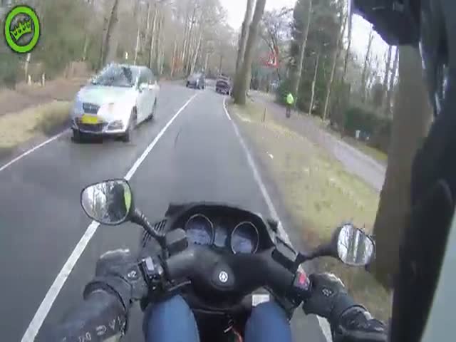 Horse And Motorbike: Hot Pursuit