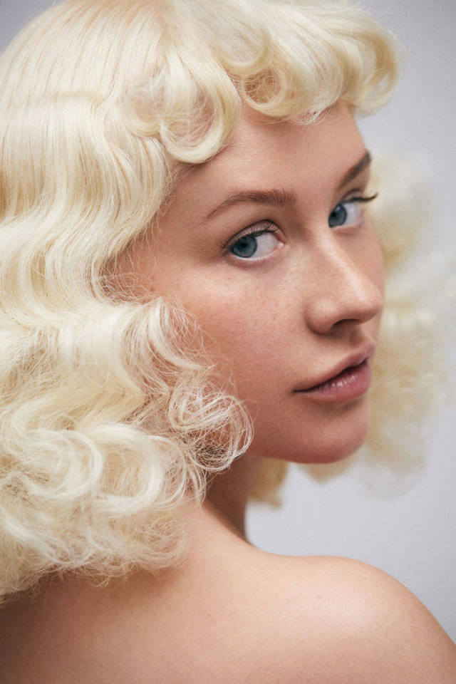Christina Aguilera Is Almost Unrecognizable Without Makeup