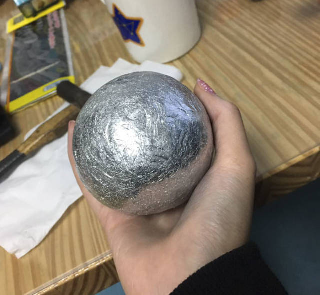 Japanese Are Polishing Aluminum Foil Balls, And It’s Unexpectedly
