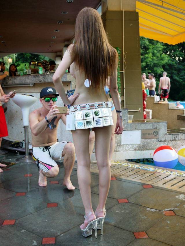 Chinese Engineer Girl Tests Her 3D Bikini On The Street
