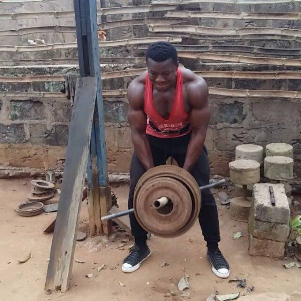 In Africa They Don’t Need A Real Gym – They Can Make One Themselves!