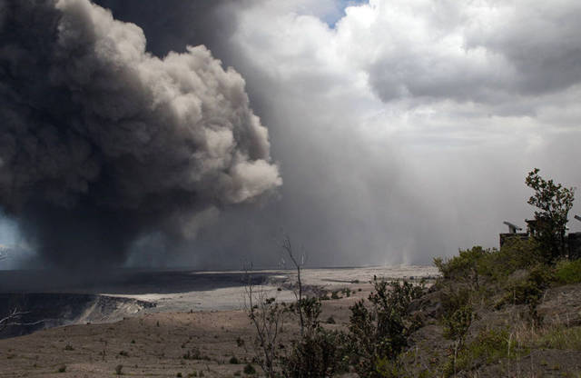 Photos Of Mount Kilauea’s Terrifying Eruption