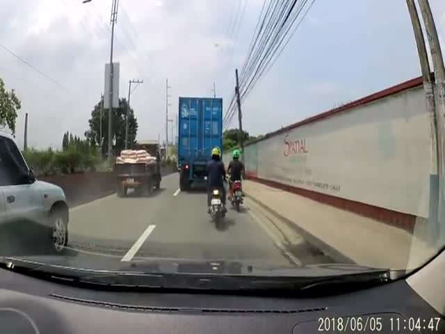 This Is Why Bikers Need Their Helmets So Much!