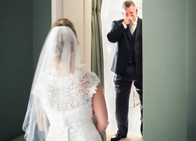 Dads Who Couldn’t Contain Their Emotions After Seeing Their Daughters Become Brides