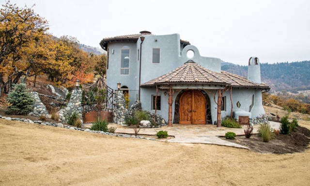 This House Could Be A Portal To A World Of Wonder