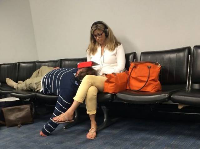 Some People Still Manage To Have Fun At The Airports