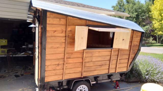 Wanna Have A DIY Gypsy Wagon?