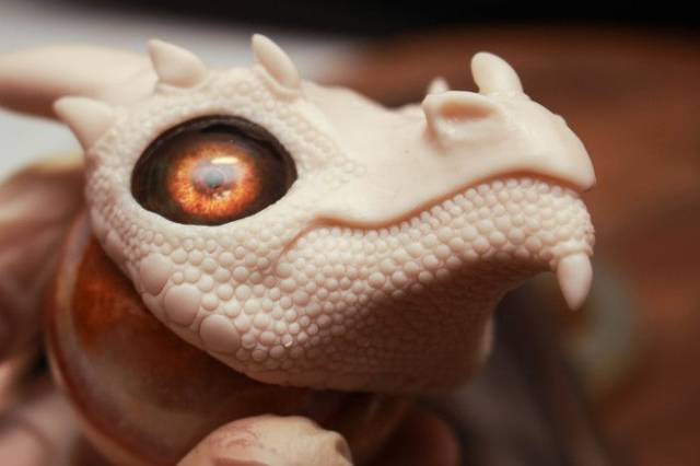 DIY Dragon Created By Hands Of A Simple Human