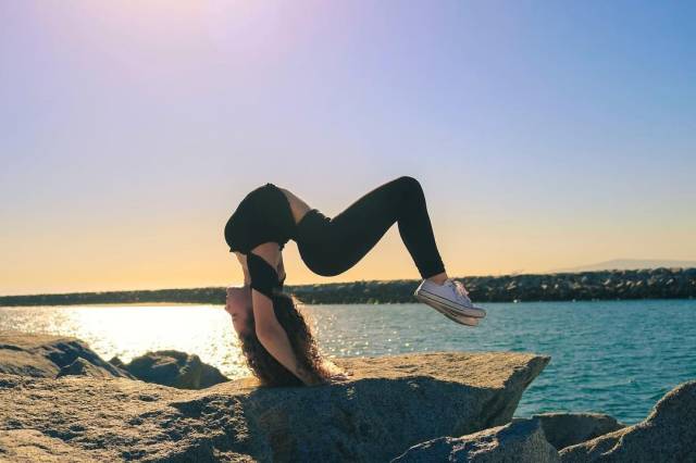 Meet Sofie Dossi 16 Year Old Self Taught Contortionist