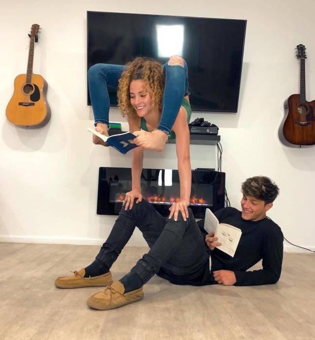 Meet Sofie Dossi, 16-Year-Old Self-Taught Contortionist Who Is Already A Star