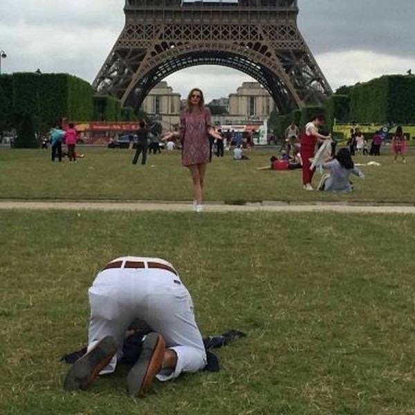 Boyfriends Will Go To Great Lengths To Make That Perfect Instagram Photo For Their Girlfriend
