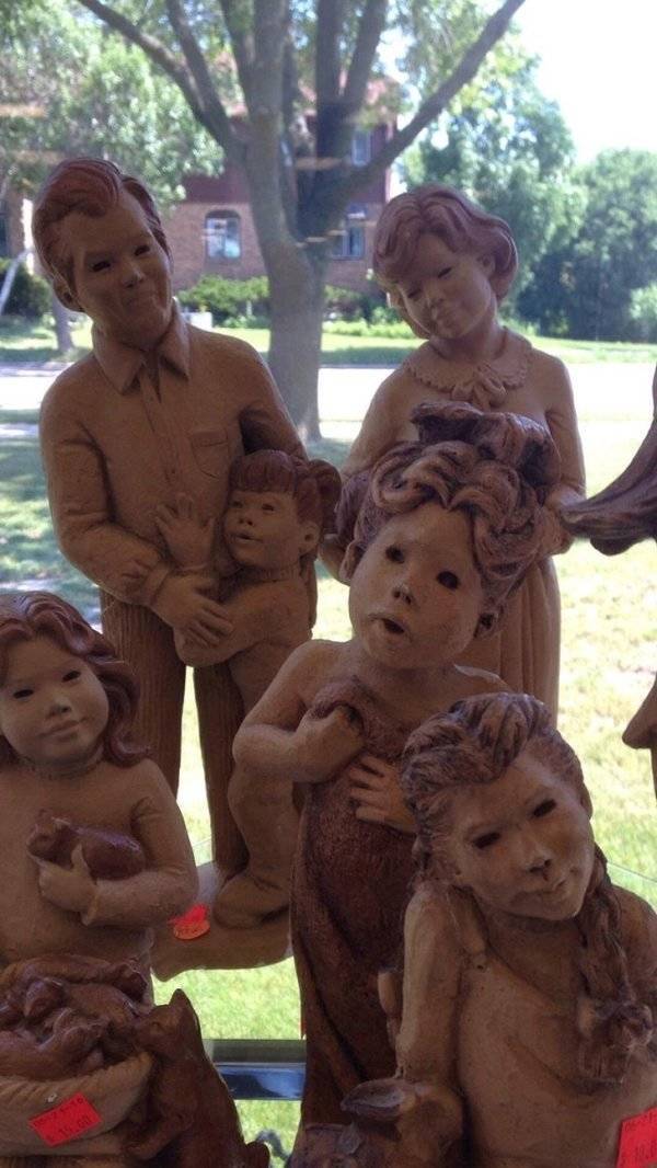 https://img.izismile.com/img/img11/20180811/640/thrift_shops_shouldnt_be_allowed_to_sell_this_640_high_11.jpg