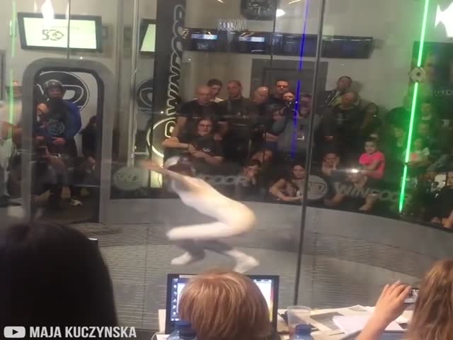 Wind Tunnel Dancing Is Actually Hypnotizing!
