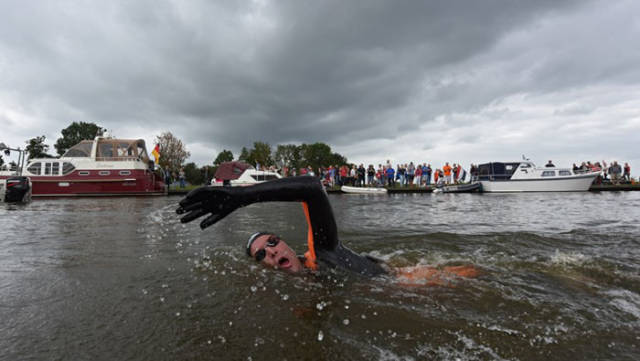 Cancer Survivor Swims Over 150 Kilometers To Raise Money For Cancer Research