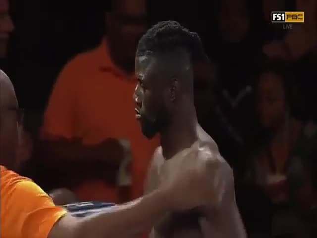 Professional Boxer Demonstrates What Straight Up Fear Look Like