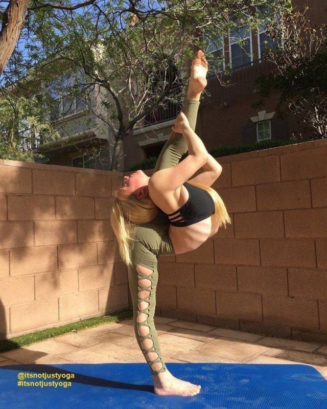 Fit Girls That Are Almost Too Hot to Handle