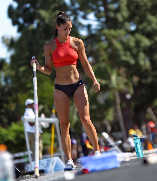 Fit Girls That Are Almost Too Hot to Handle