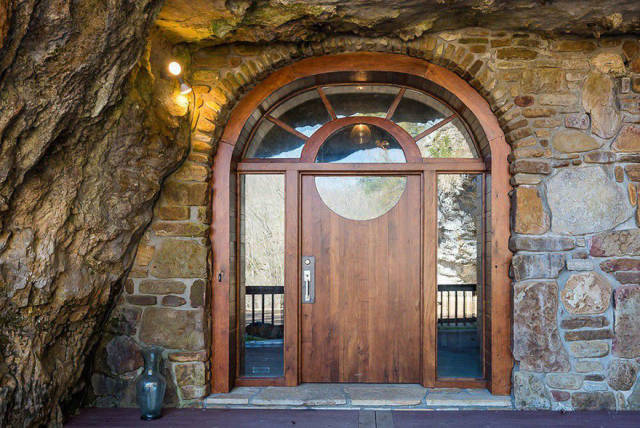 Wanna Live In The World’s Most Luxurious Cave?