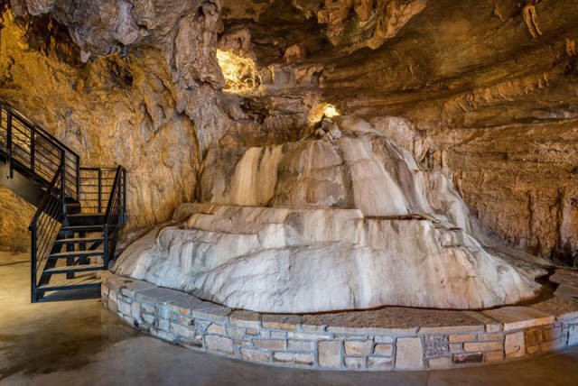 Wanna Live In The World’s Most Luxurious Cave?