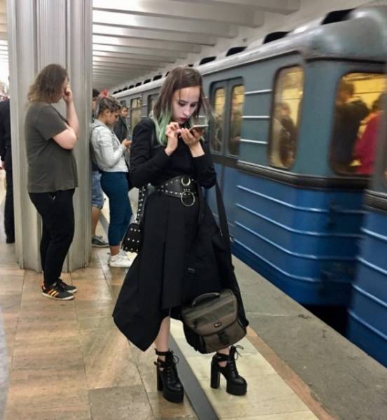 Russian Subway Is The Strangest Place On Earth