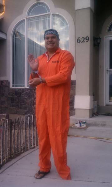 “Wave At The Bus Dad” Is A Professional At Embarrassing His Son