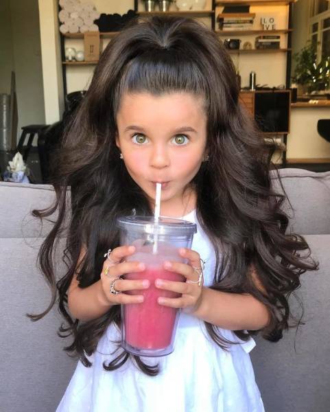 This Girl Is Already A Superstar Thanks To Her Majestic Hair, And She Is Only Five!