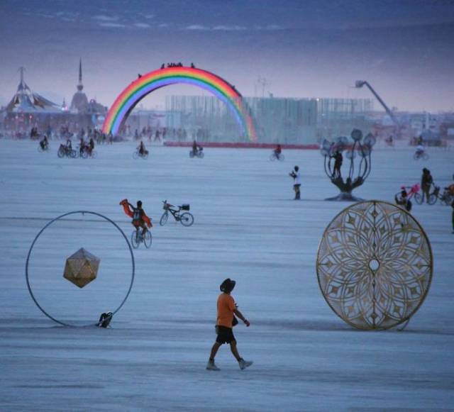 Photos From “Burning Man 2018” Look Surreal