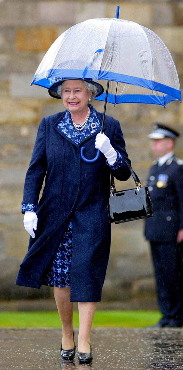 Queen Elizabeth Always Matches Her Outfits!