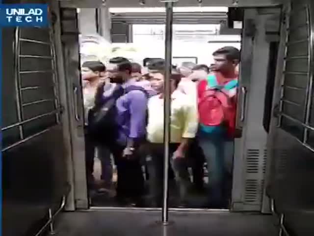Only The Strongest Survive During Rush Hour In Mumbai, India