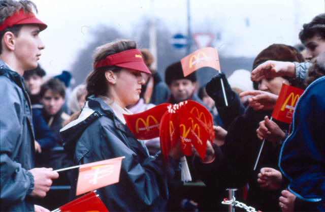 An Impressive Story About How Soviet Union’s First McDonald’s Was Opened