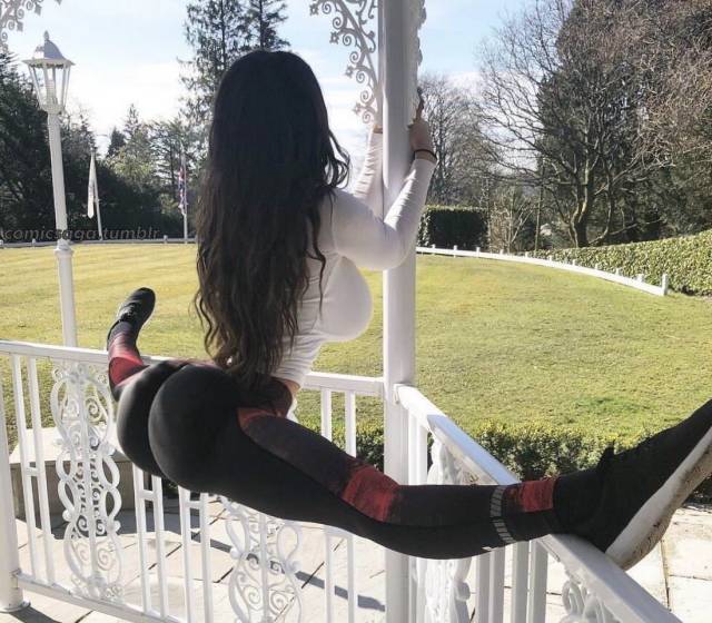 Fit Girls That Are Almost Too Hot to Handle