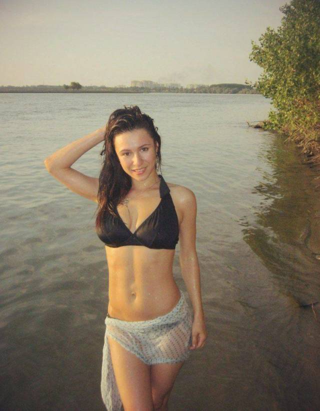 Fit Girls That Are Almost Too Hot to Handle