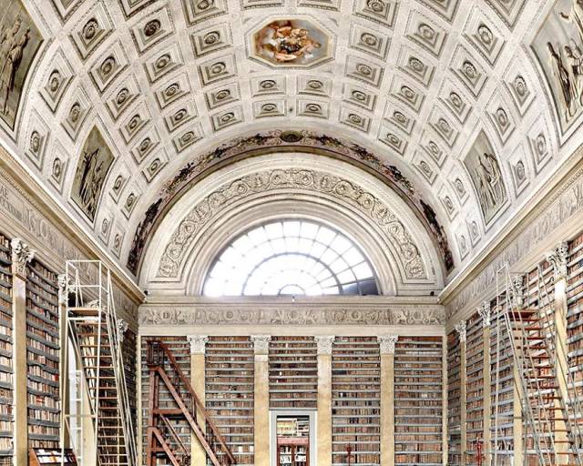 Take A Look At The World’s Most Beautiful Libraries