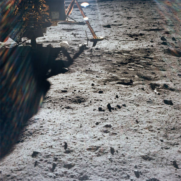 Some People Have Noticed That First Steps On The Moon Don’t Match Neil Armstrong’s Boots…