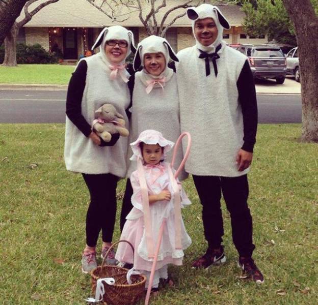 Halloween Makes Families Show Their Collective Creativity