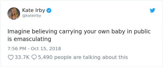 Daniel Craig Gets Mocked For How He Carried His Baby, Internet Quickly Defends Him