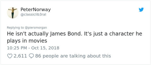 Daniel Craig Gets Mocked For How He Carried His Baby, Internet Quickly Defends Him
