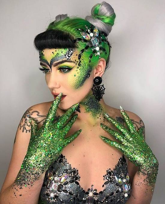 Halloween Is Almost Here With This Spider Boobs Trend