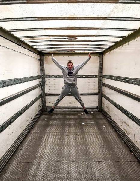 Witty Couple Turns A Truck Into A Mobile Home To Be Able To Travel